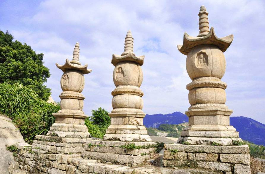 寺廟古建筑設計的石塔雕刻之美